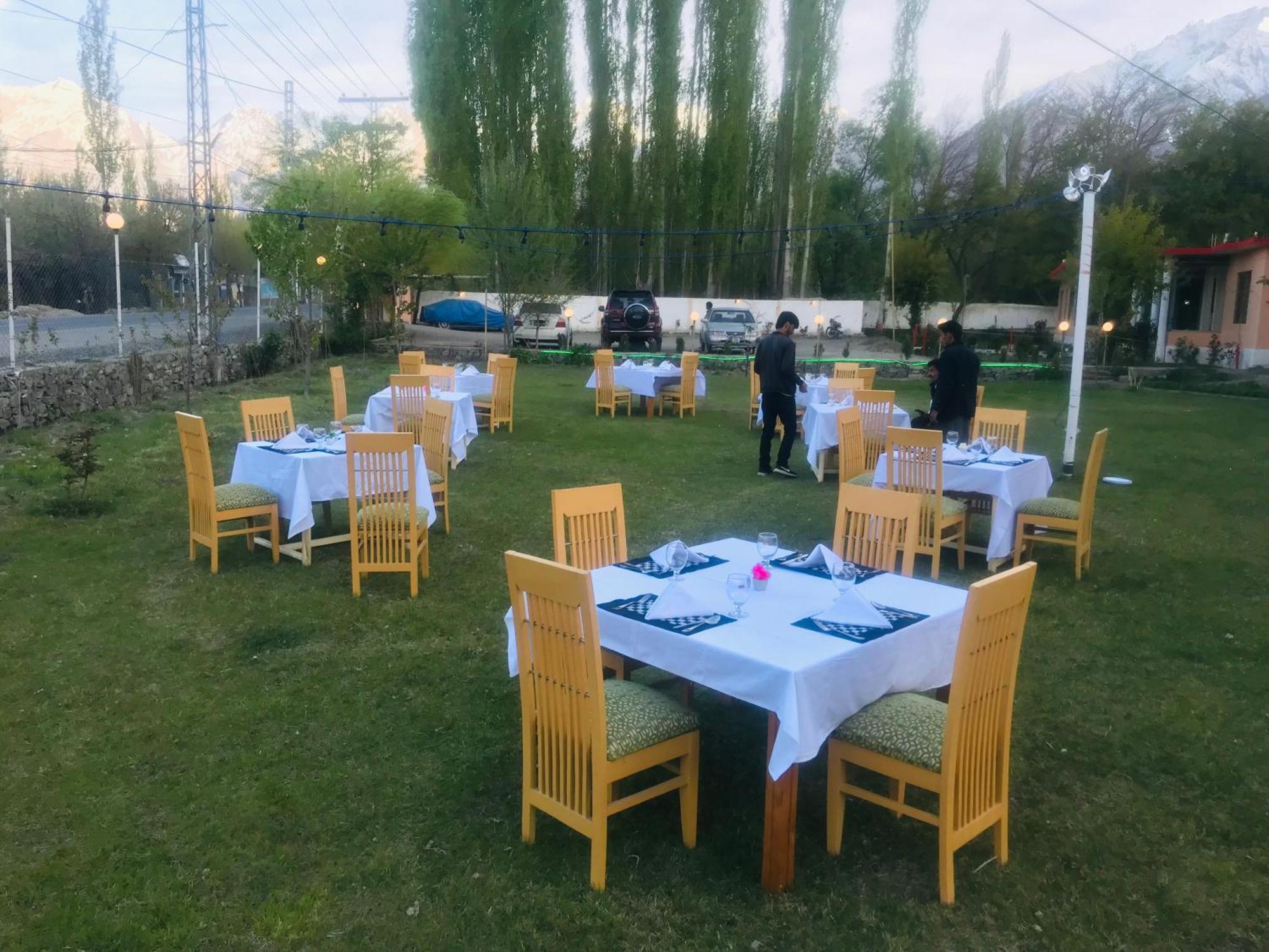 Mount Feast Hotel Skardu Zewnętrze zdjęcie